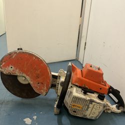 Concrete Saw 