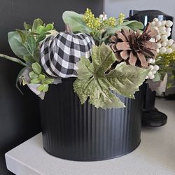 Starbucks cups n decor plant 🪴