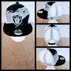 LAS VEGAS RAIDERS NFL FOOTBALL 🏈 SNAPBACK HAT. 