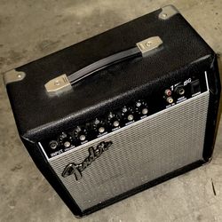 Fender Frontman 15G guitar amplifier