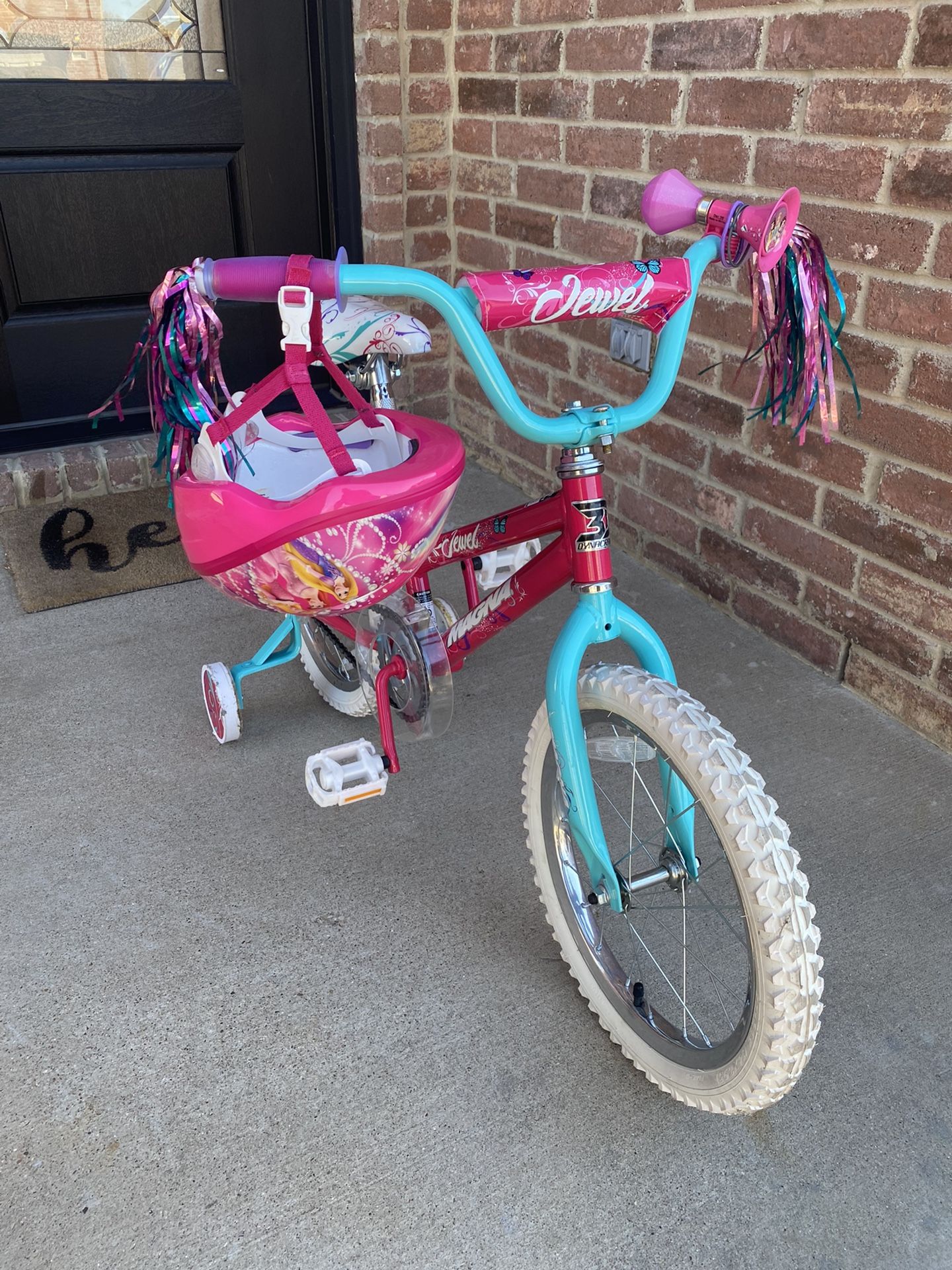 Girls Bike With Helmet