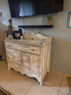 Moving sale