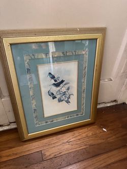Beautiful hummingbirds, art in gold frame Beautiful hummingbirds art in gold frame