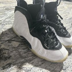 Boys sneakers size 5