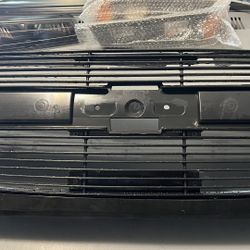 I Grill And Headlight Assembly