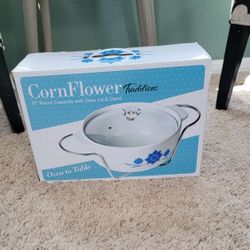 Corn Flower Traditions

10" Round Casserole with Glass Lid & Stand