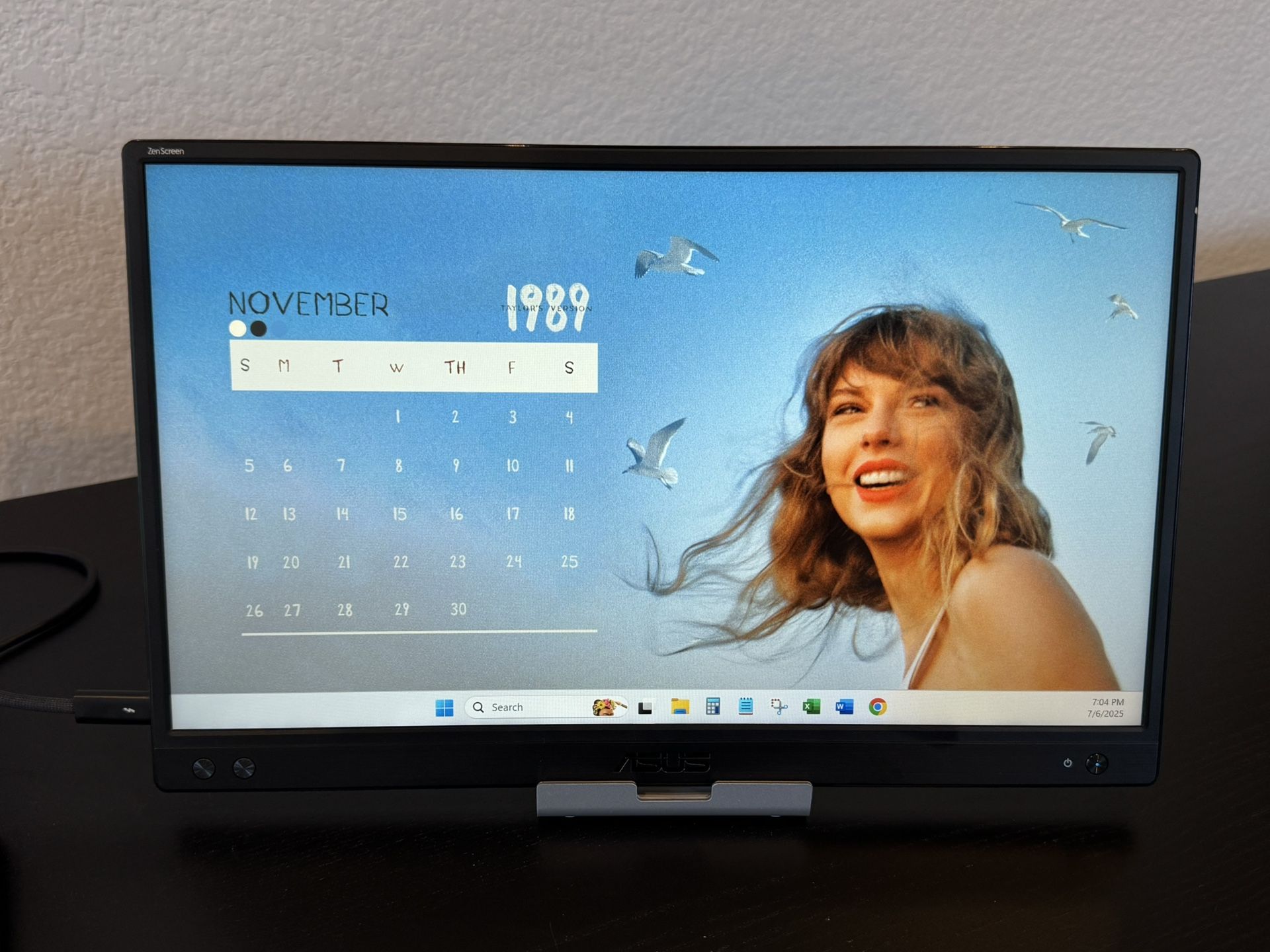 Portable Monitor - Asus ZenScreen MB166C