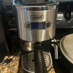 espresso capuchino coffe maker like new