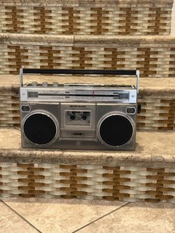 Retro boombox