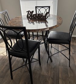 Dining table set