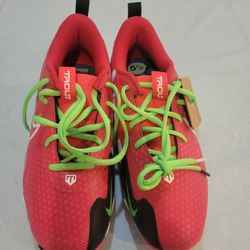 Nike Cleats 5.5 Boys