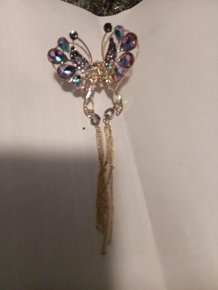 Hair Clips With Audtralian. Crystals Purple, Pink And Blue Mew