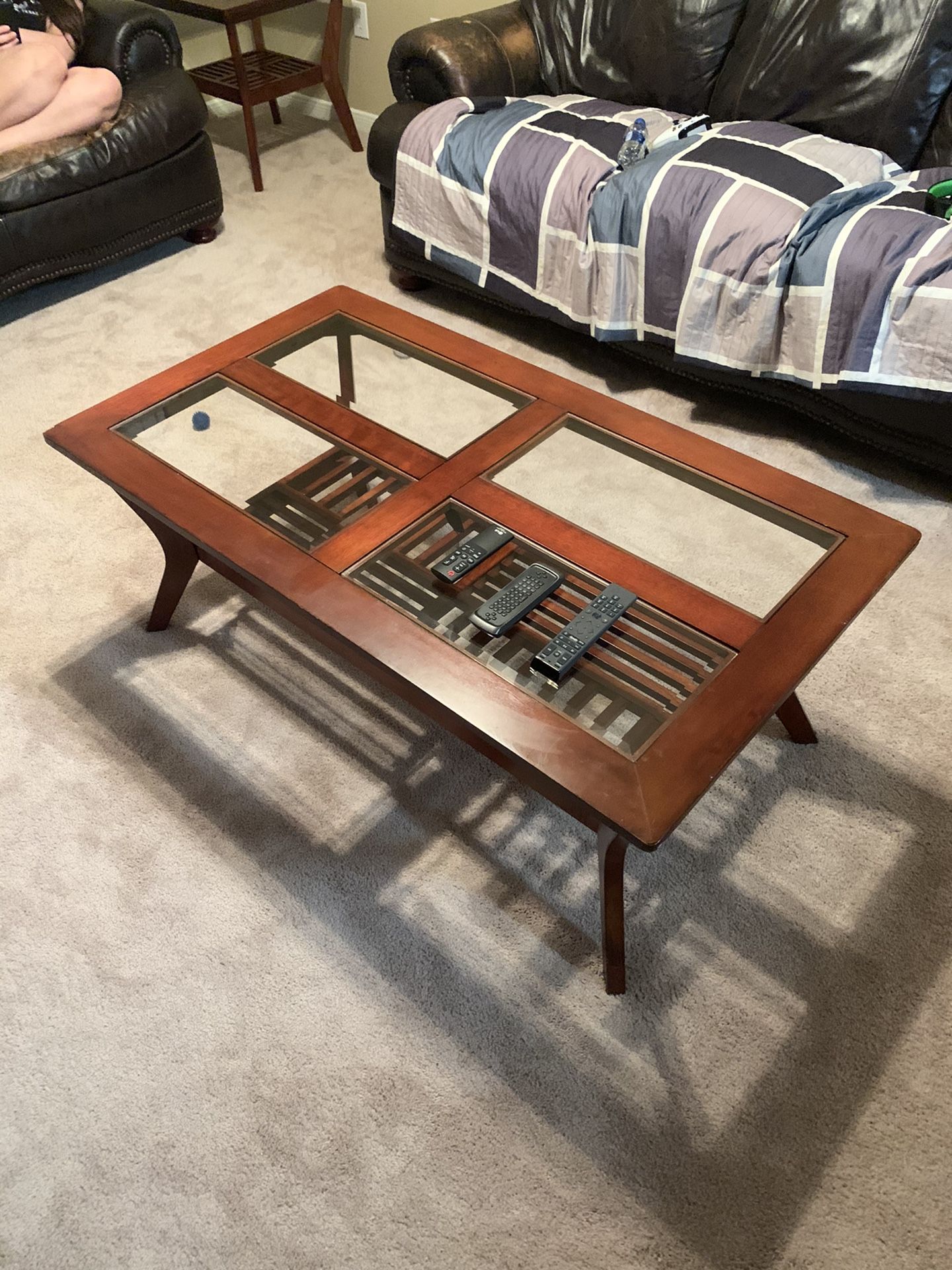 Coffee table good condition.