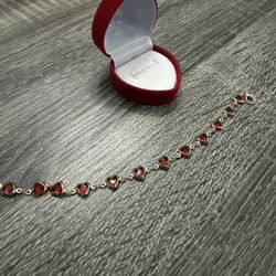 Pulsera Roja De Corazones Con Caja Roja En Forma De Corazón 