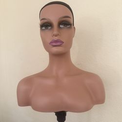 Mannequin/Doll Head On Tripod  