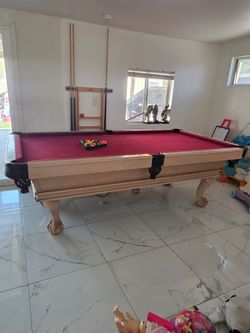 Mesa de billar. Pool table.