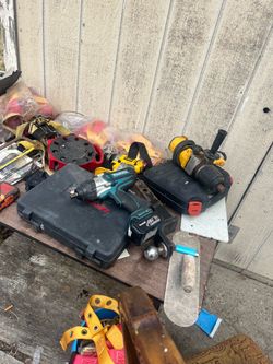 Makita 18V Cordless Impact Wrench with Battery