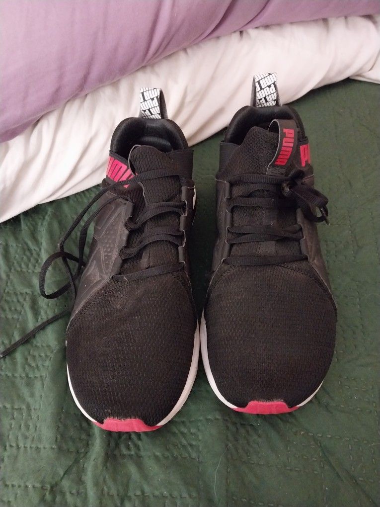 Men's Puma Shoes Size 10 25 Dollars
