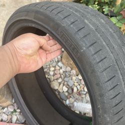 Perelli 235/35R20 Tesla Model 3