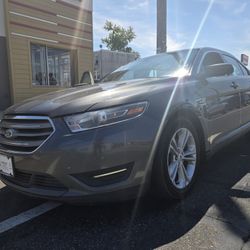 2016 Ford Taurus