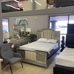 Chevanna Platinum Queen Uph. Panel Bedroom Set / 4pc