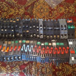 Calling All Electricians!! Lot Of (45) Zinco Breakers