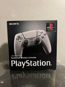 PlayStation 5 30th Anniversary Control