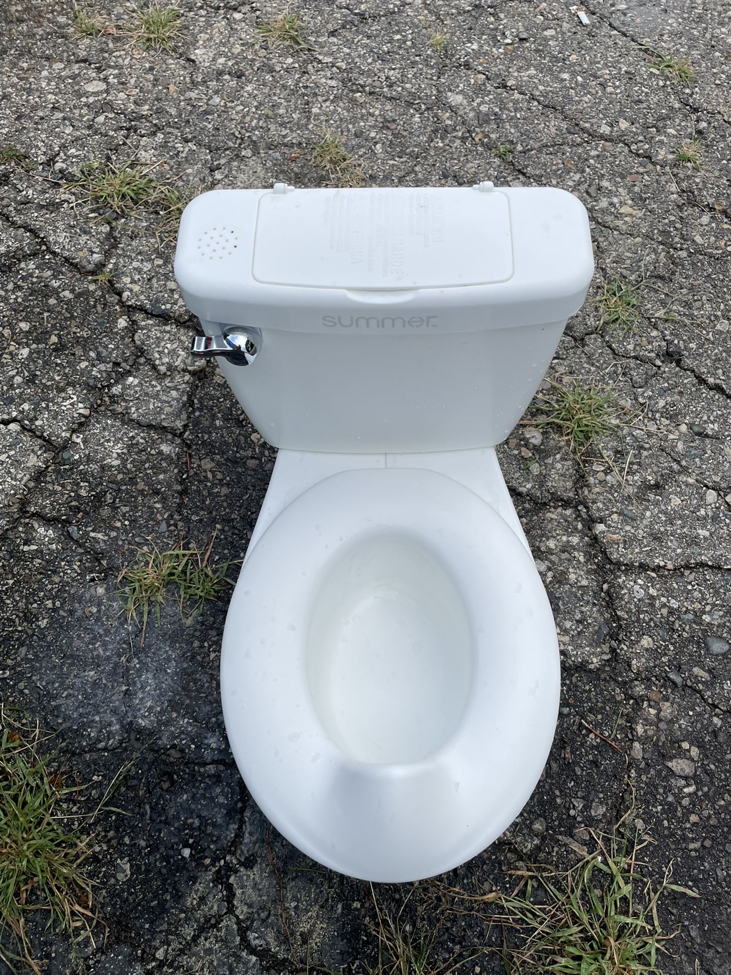 Portable bathroom for kids with music
