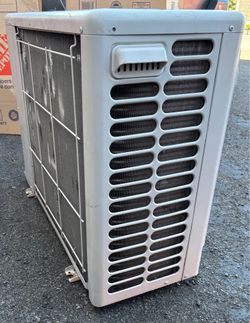 AIR CONDITIONER 24000 BTU  OR BEST OFFER