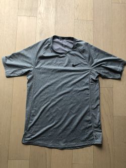 Nike Pro T-shirt Size M