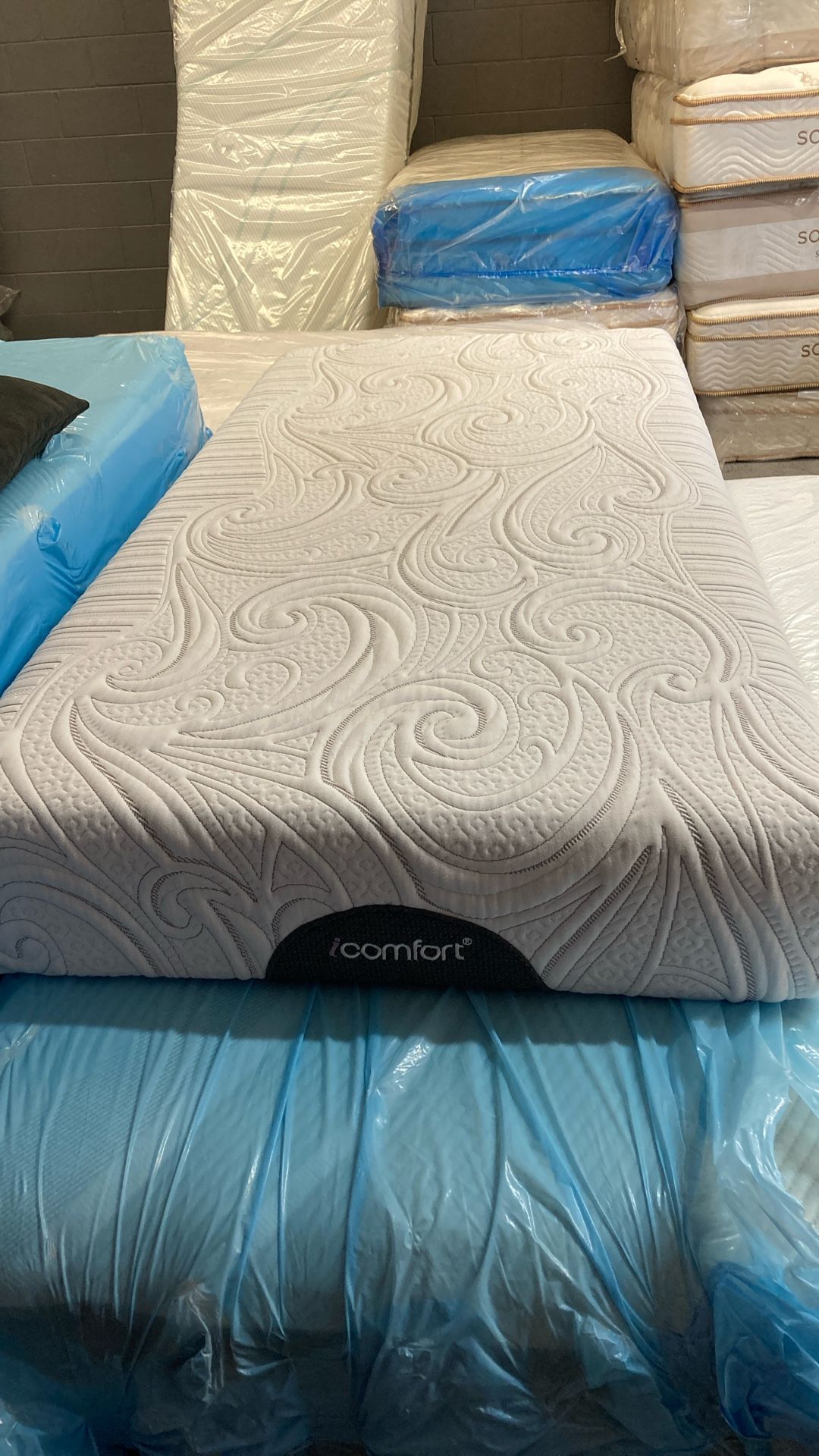 Twin 8” Memory Foam By Serta iComfort (Floor Model)