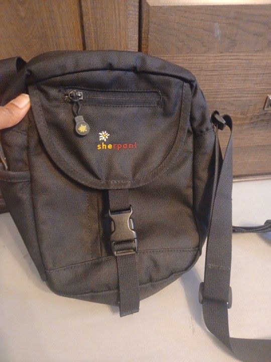 Sherpani Black Nylon Pica Small Crissbody Purse Bag