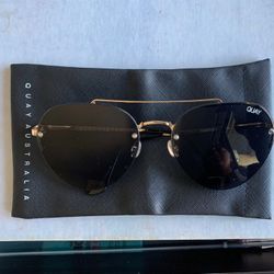 Black/Gold Quay Sunglasses
