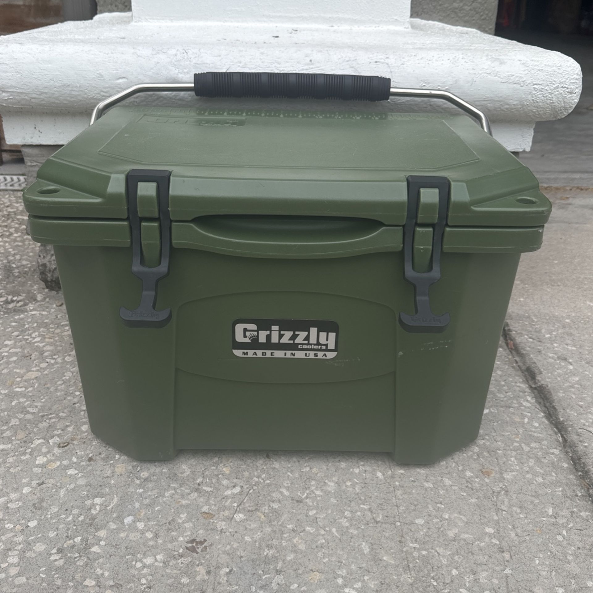 Grizzly 20 Cooler Made In USA