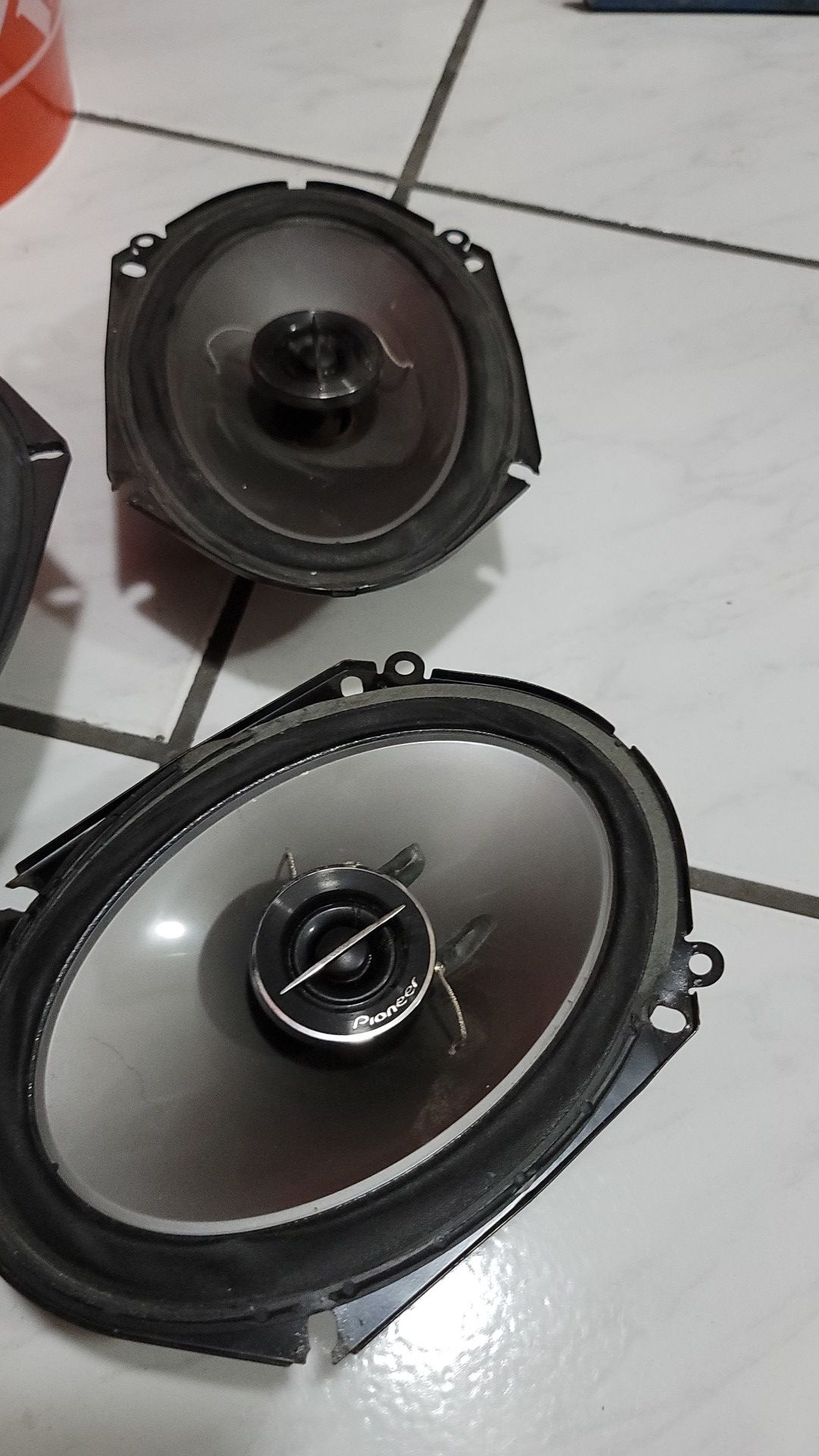 2 6x8 pioneer speakers