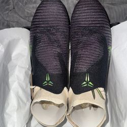 Size 11.5 Kobe Soccer Cleats For Men 