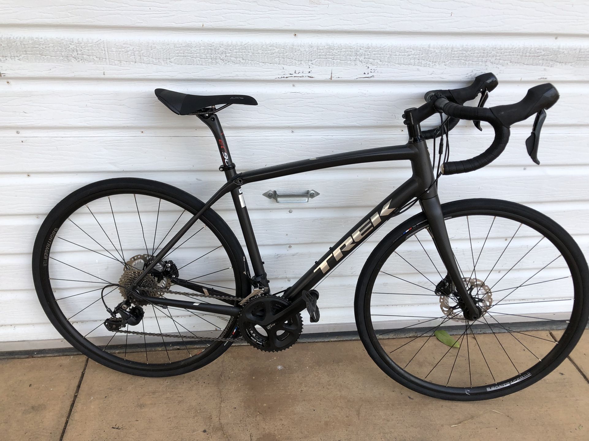 Trek domane alr 5 best sale disc 2018