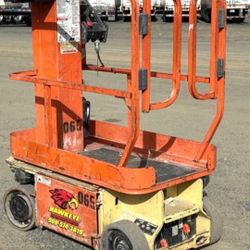 JLG ES Vertical Mast Lifts ( Scissor Lifts)  Well Maintained! 6 Available 