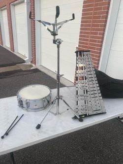Xylophone  Kit With Mallet Sticks Stand Pearl SS Snare Drum Carrying Case. Comes as pictured and does not include anything else.  Used in good conditi