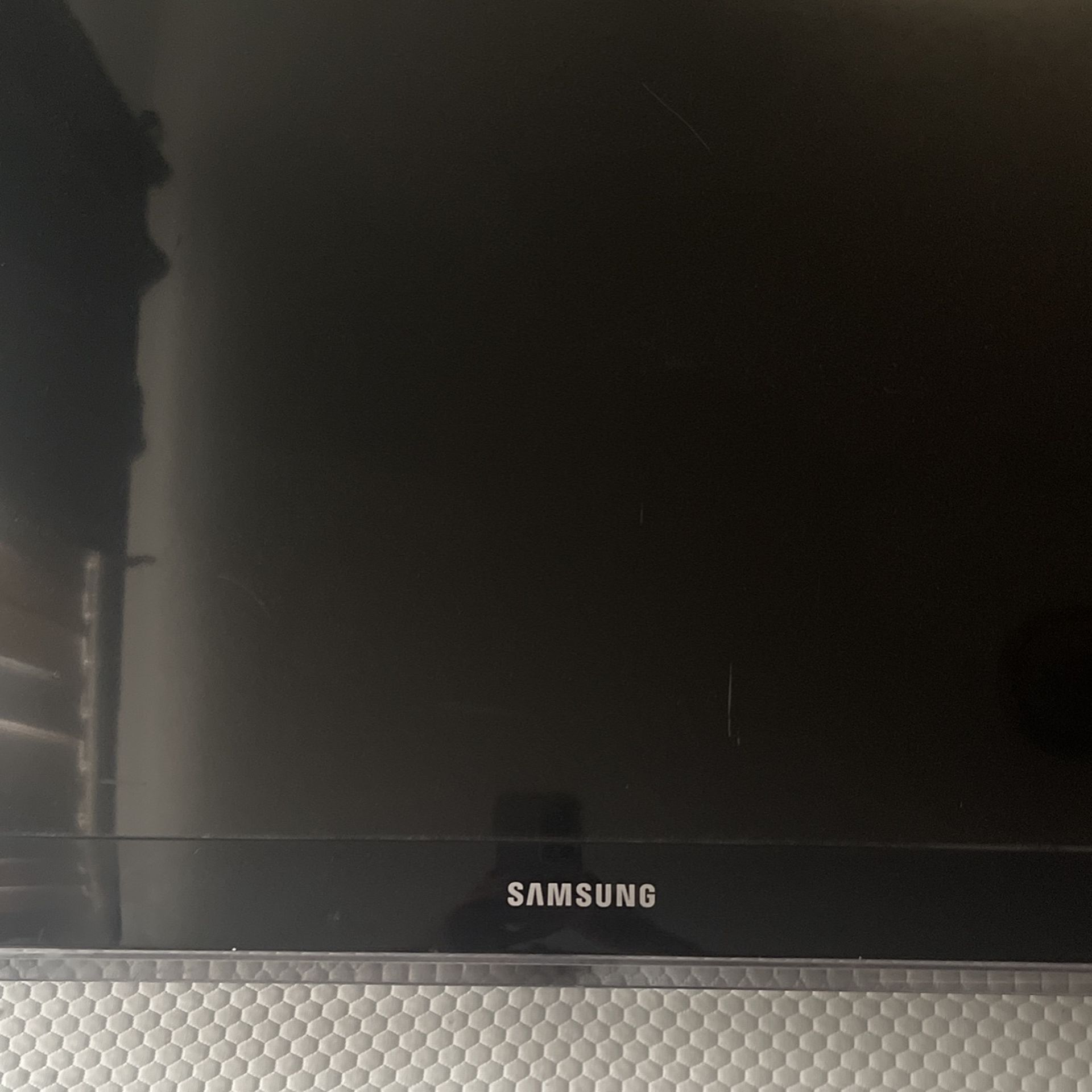 Samsung Flat Screen tv Good Condition