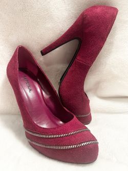 SIZE 7 FAUX SUEDE SHOES 47Th Ave. And Dobbins In Laveen