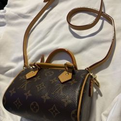 MINI LOUIS VUITON BAG