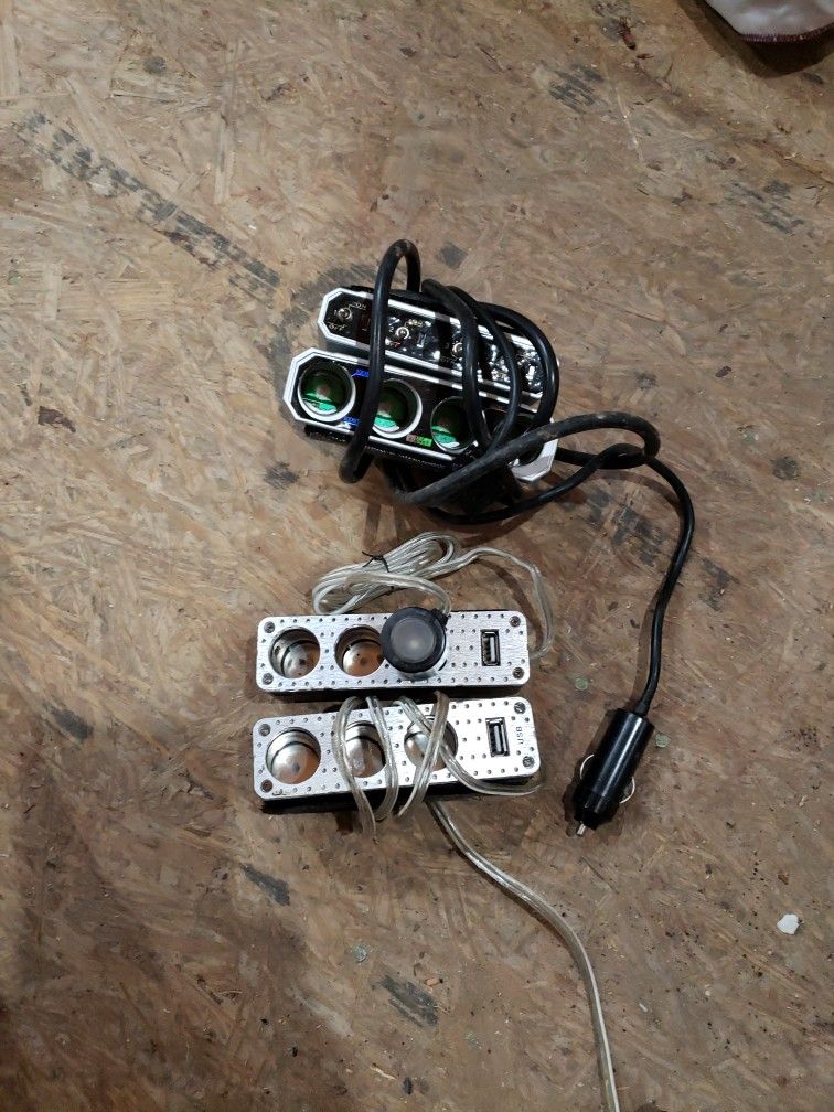 Is lot of 12 V sockets for auto or motorcycle