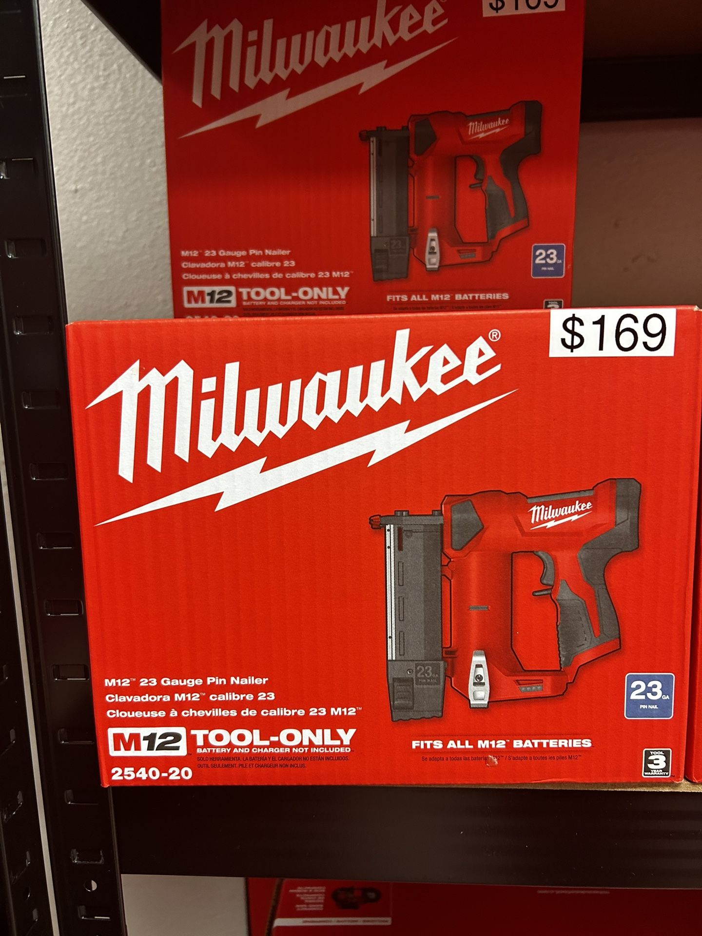 Milwaukee M12 23 Gauge Pin Nailer