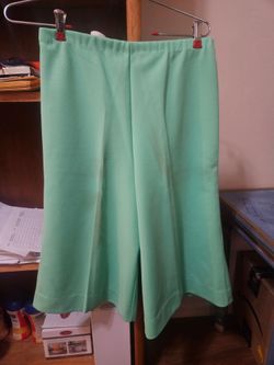 Capri Pants Mint Green Size 9/10 Vintage