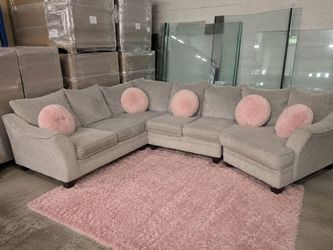 C.O.D FREE DELIVERY large sectional couch with cuddler