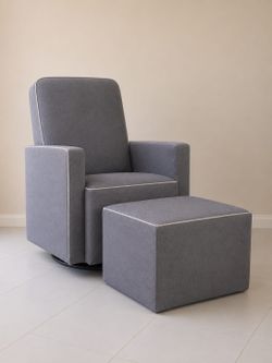 Sillón Mecedor para Lactancia con Reposapiés – Gris – Excelente Estado