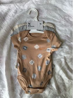 Nike baby short sleeve bodysuit 3M