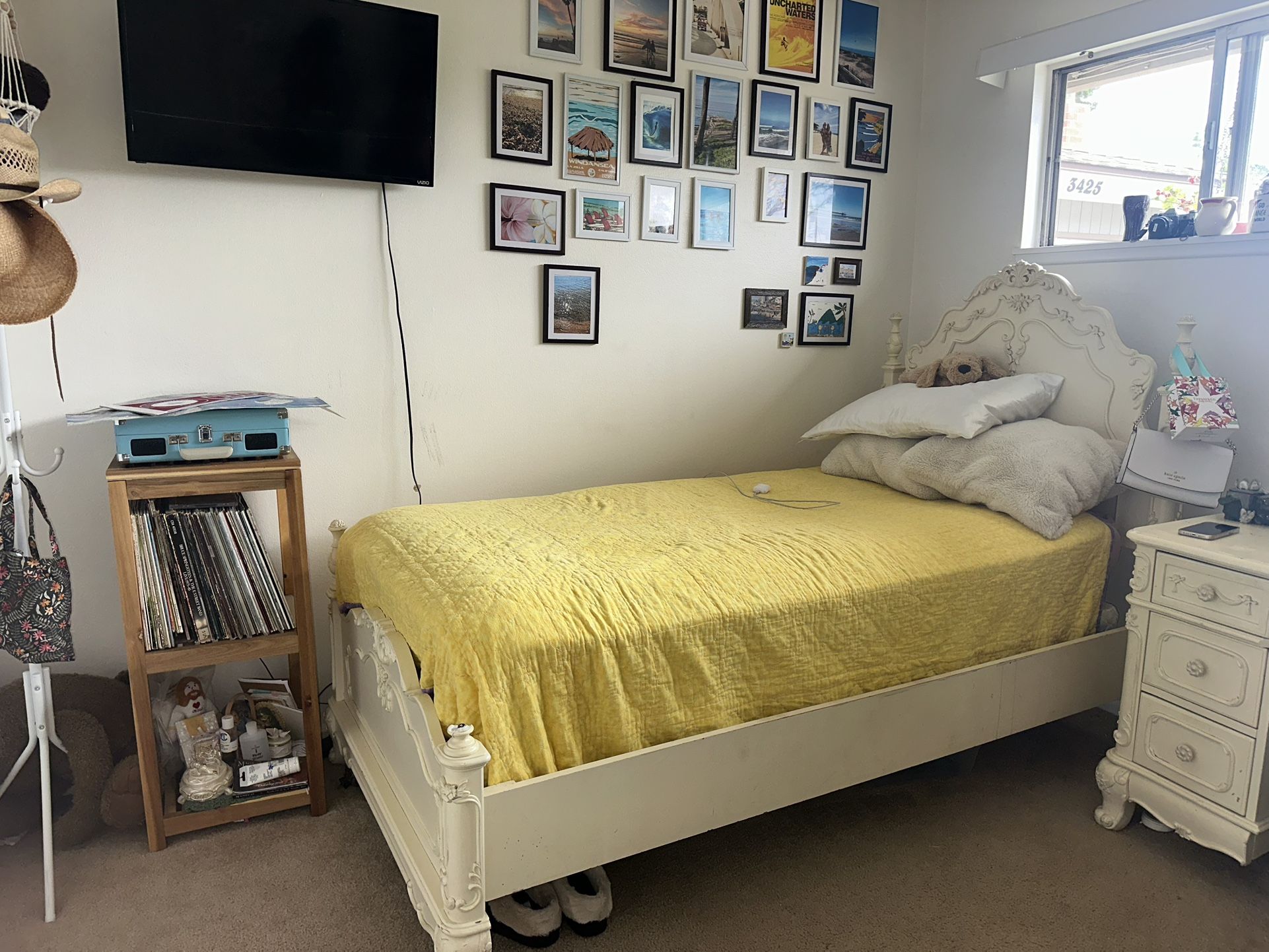 Vintage Twin Bedroom Set