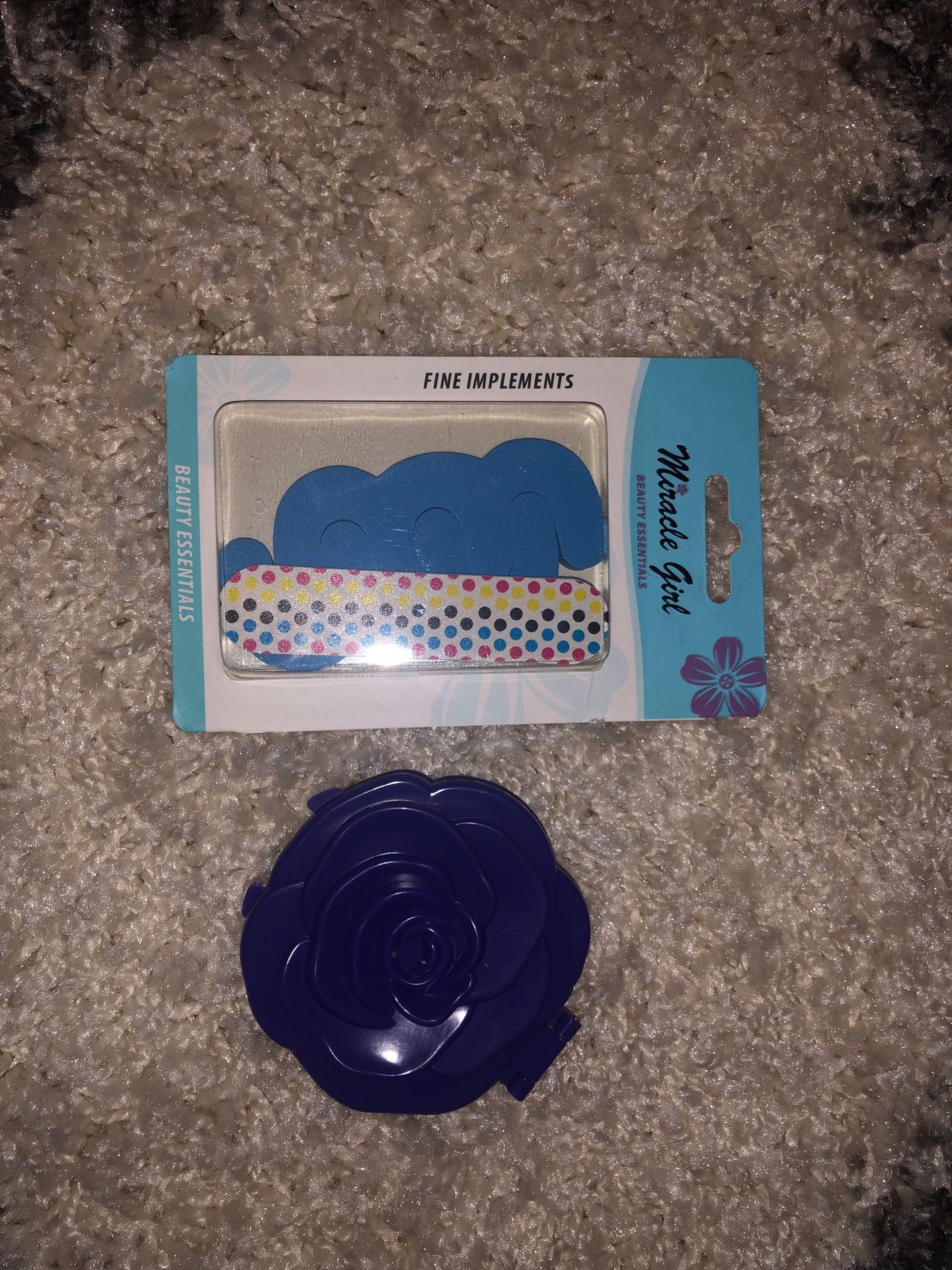 Nail file and mirror